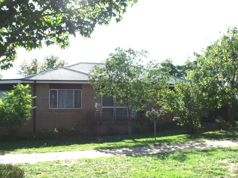 86 Lachlan Street, Cowra NSW 2794