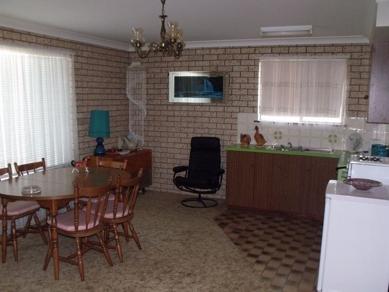 4 Lowan Place, Cowra NSW 2794