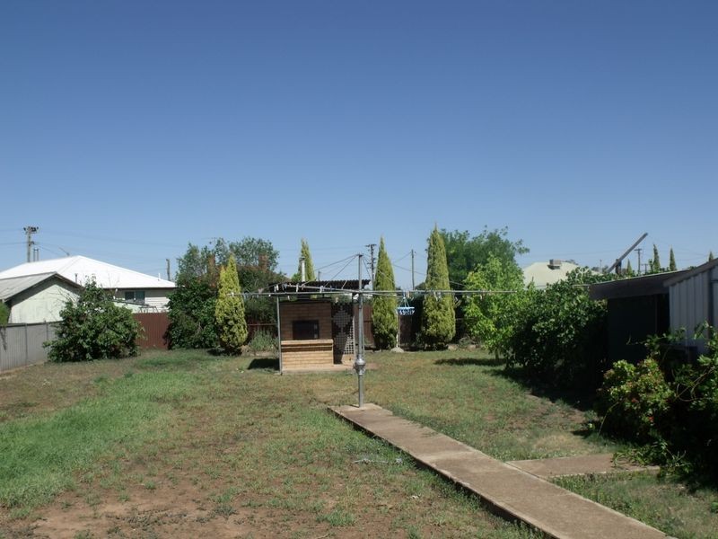 24 Kite Street, Cowra NSW 2794