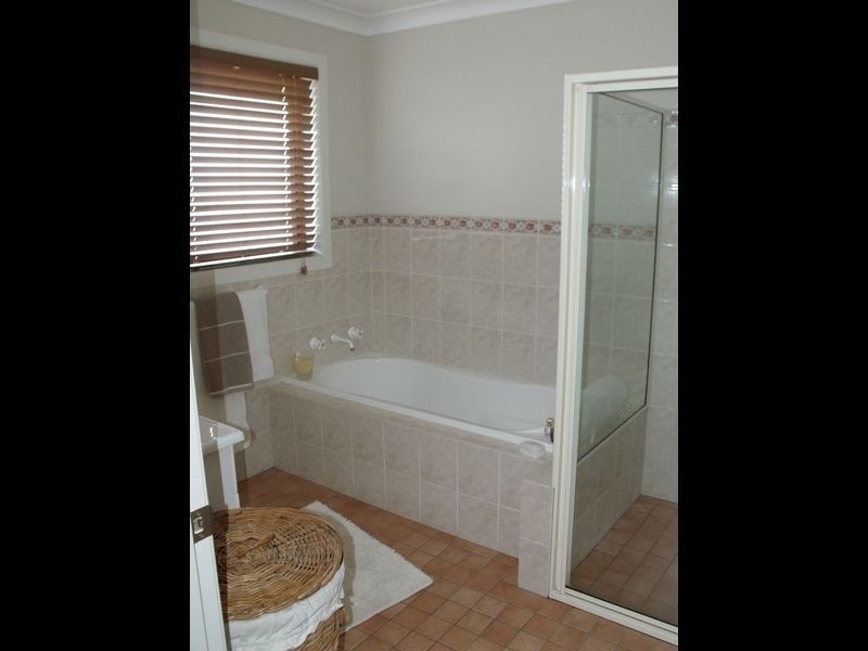 10 Acacia Circle, Cowra NSW 2794