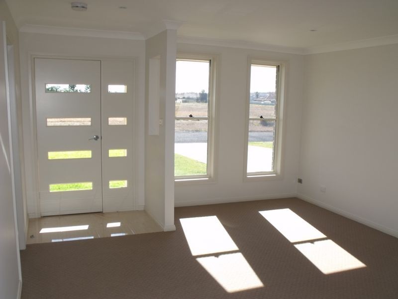 10 Mirage Drive, Cowra NSW 2794