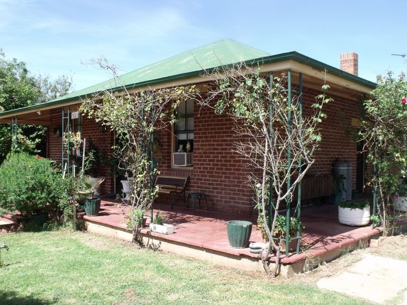 53 Waratah Street, Cowra NSW 2794