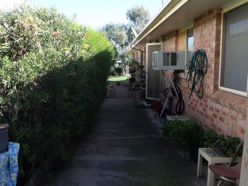2/33 Logan Street, Cowra NSW 2794