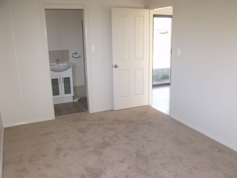 2 Mirage Drive, Cowra NSW 2794