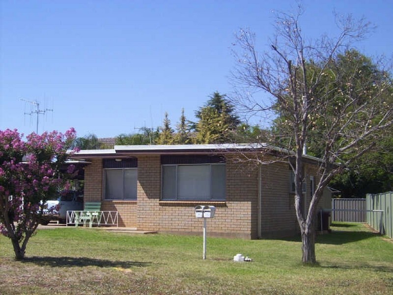 1/9 Kooralla Walk, Cowra NSW 2794