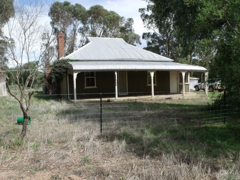 Glenville Pinemount Road, Cowra NSW 2794