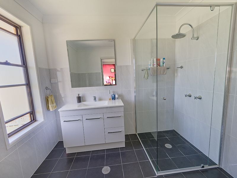 12 Casuarina Close, Cowra NSW 2794