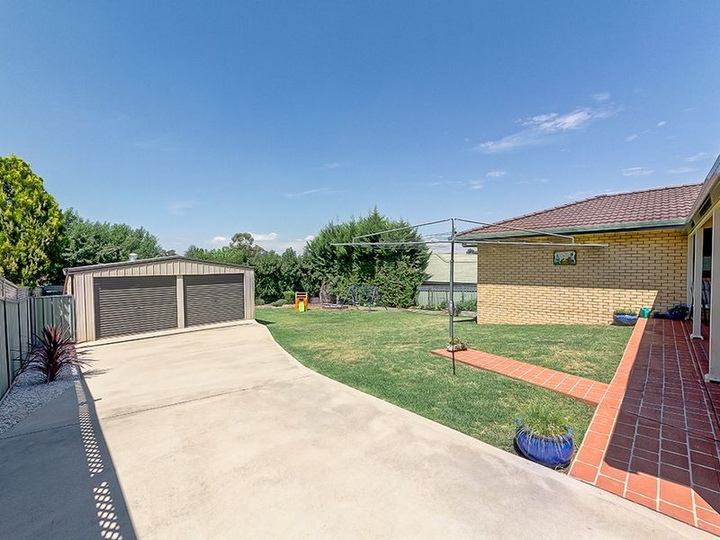 12 Casuarina Close, Cowra NSW 2794