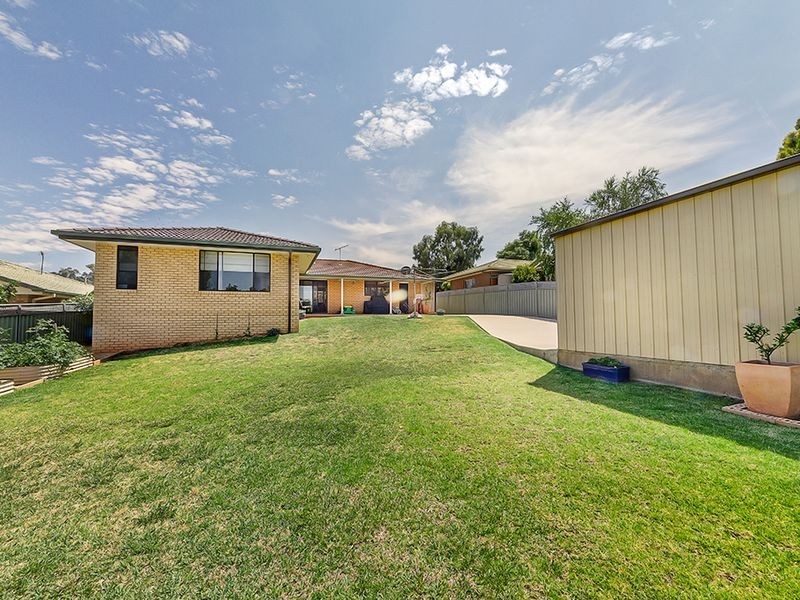 12 Casuarina Close, Cowra NSW 2794