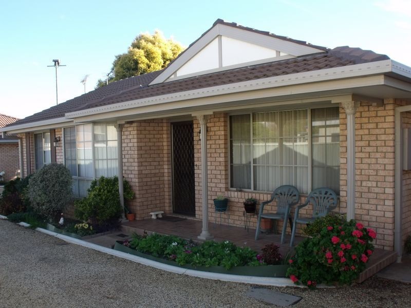 2/35 Vaux Street, Cowra NSW 2794