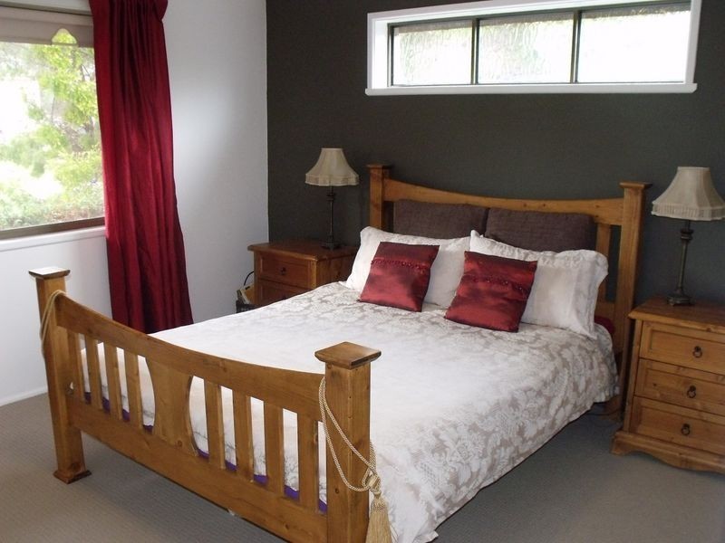 4 Phillips Street, Cowra NSW 2794