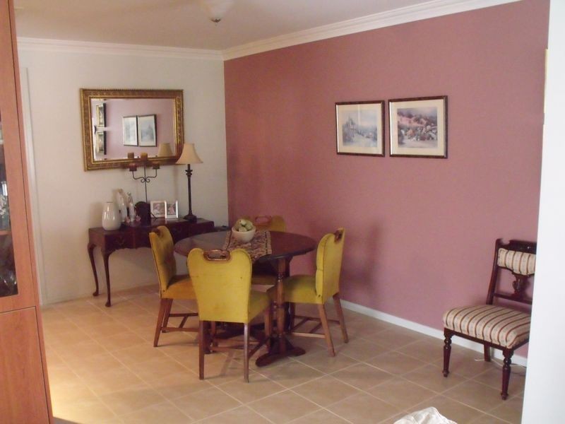 20a Acacia Circle, Cowra NSW 2794