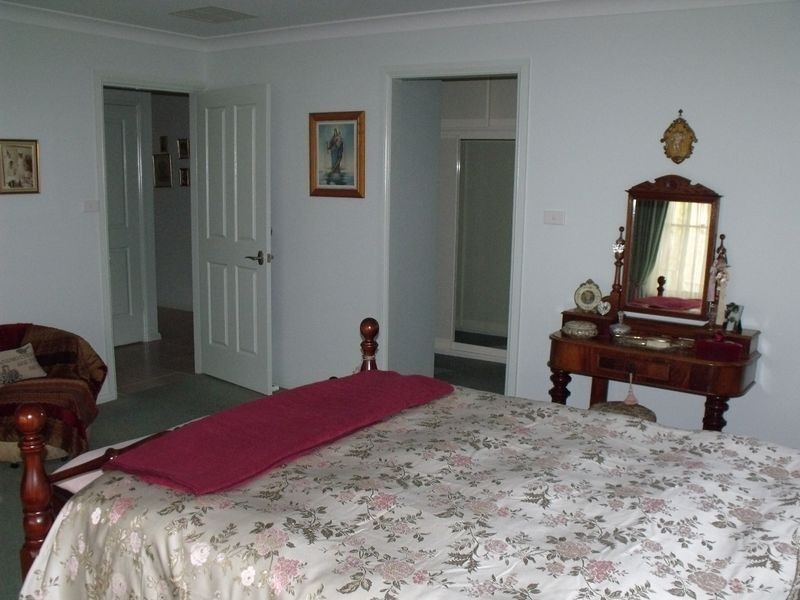 20a Acacia Circle, Cowra NSW 2794