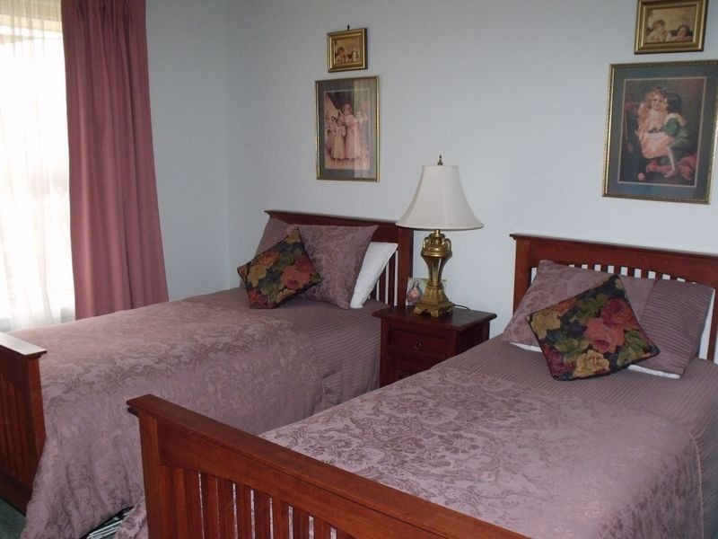 20a Acacia Circle, Cowra NSW 2794