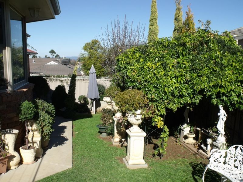 20a Acacia Circle, Cowra NSW 2794