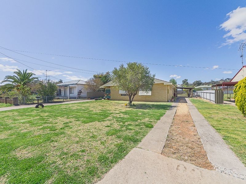 27 Lee Street, Cowra NSW 2794