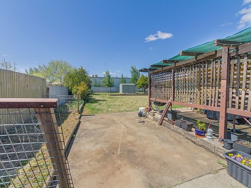 27 Lee Street, Cowra NSW 2794