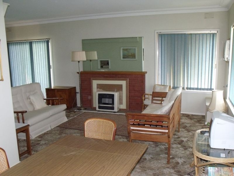 22 Henderson Street, Cowra NSW 2794