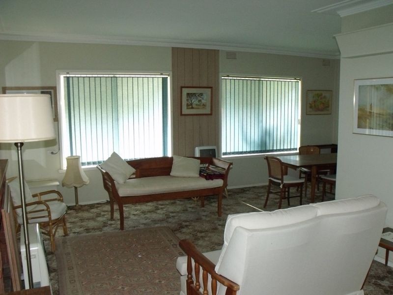 22 Henderson Street, Cowra NSW 2794