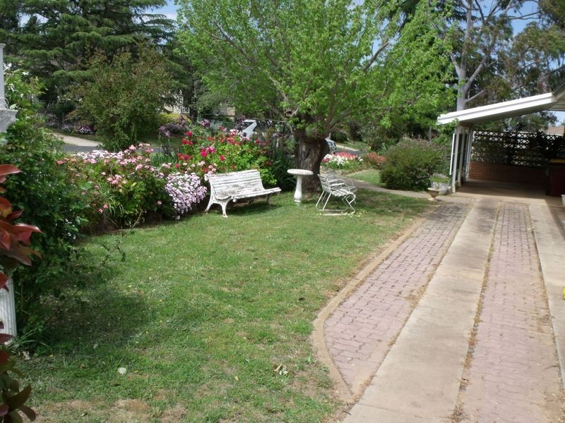 22 Henderson Street, Cowra NSW 2794