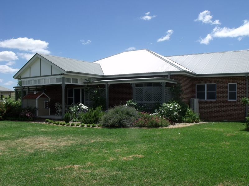 301 Elouera Road, Cowra NSW 2794
