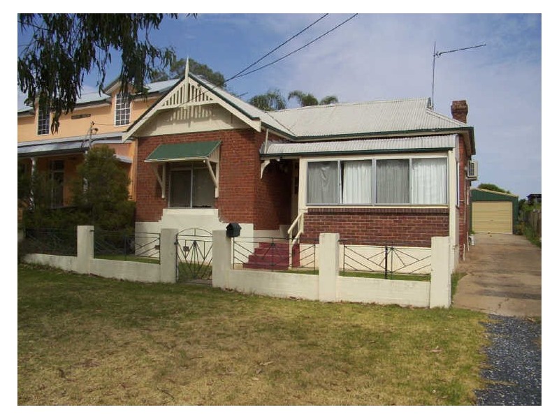 84 Fitzroy Street, Cowra NSW 2794