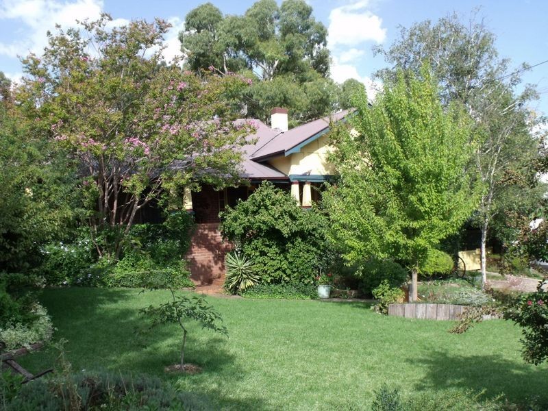 57 Macquarie Street, Cowra NSW 2794