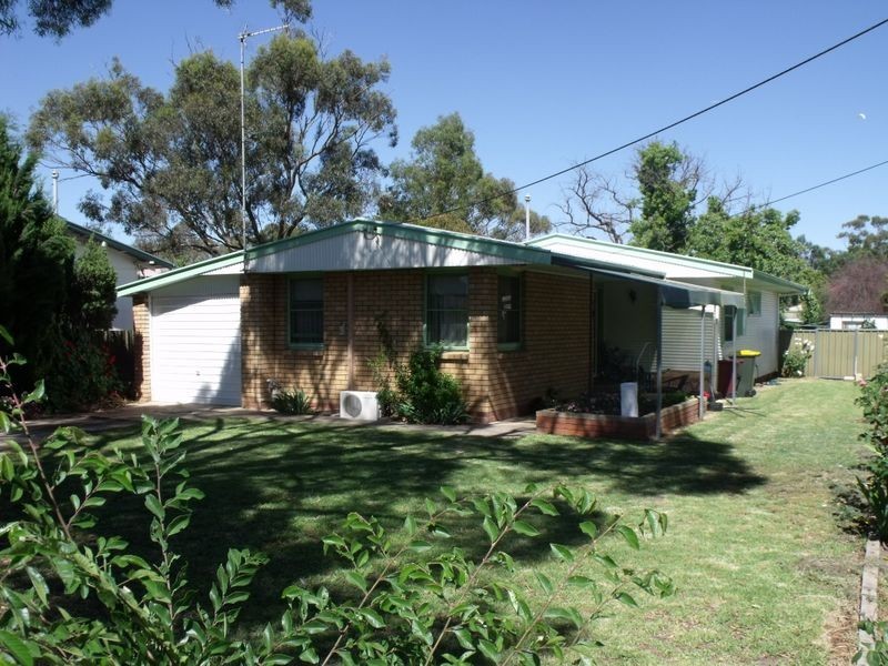 34 Fitzroy Avenue, Cowra NSW 2794