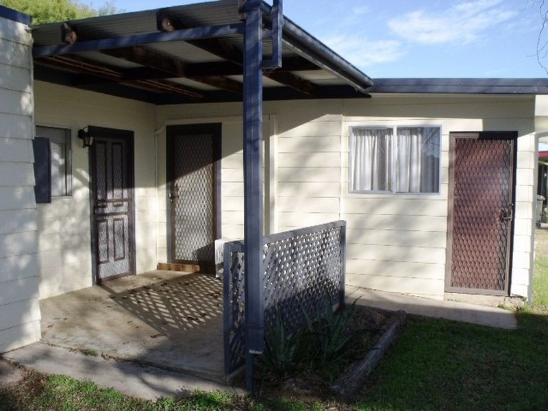 11 Chapman Street, Cowra NSW 2794