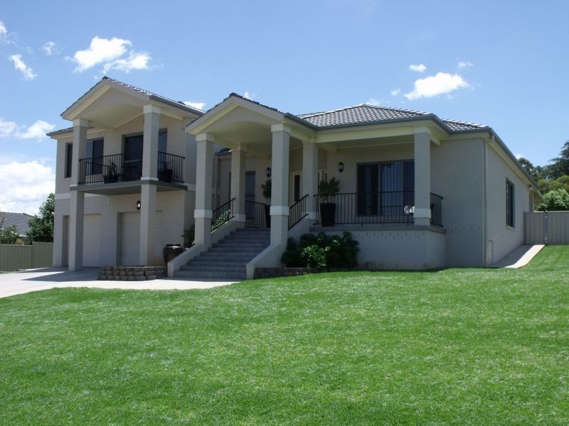 19 Acacia Circle, Cowra NSW 2794