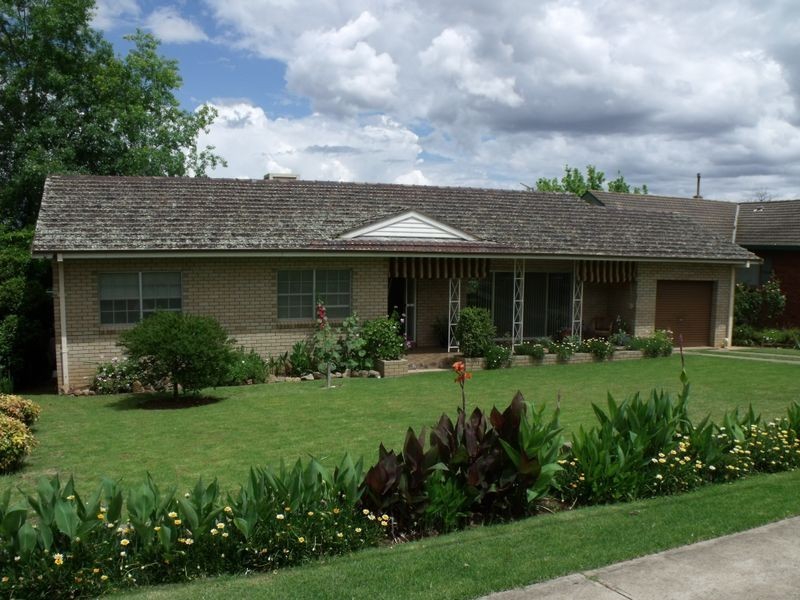 18 Binni Creek Road, Cowra NSW 2794