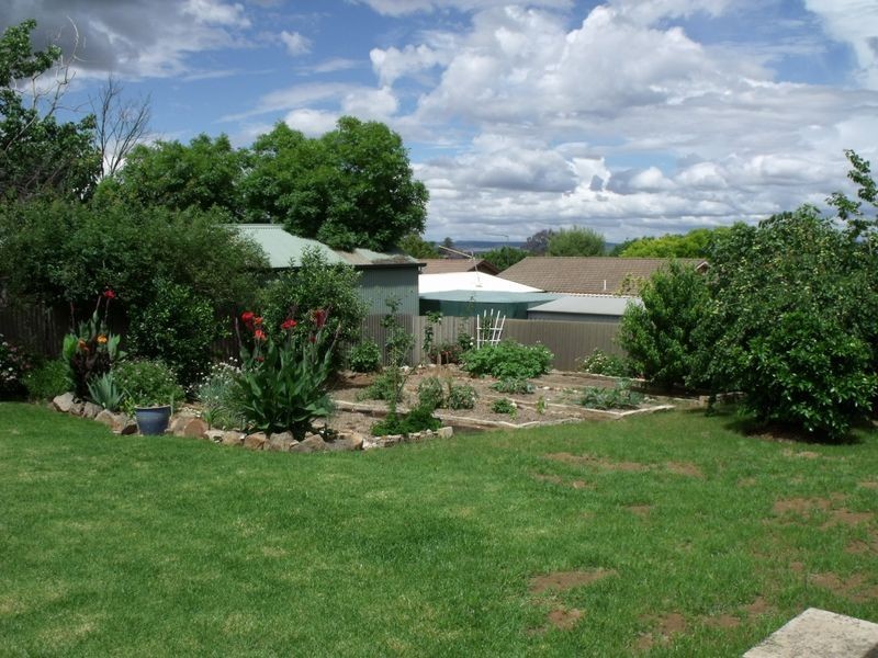 18 Binni Creek Road, Cowra NSW 2794