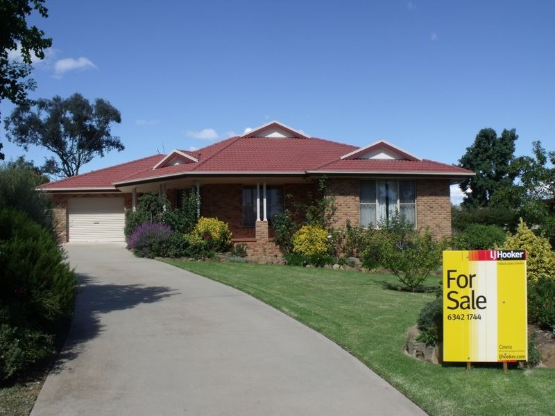 17 Karinya Street, Cowra NSW 2794