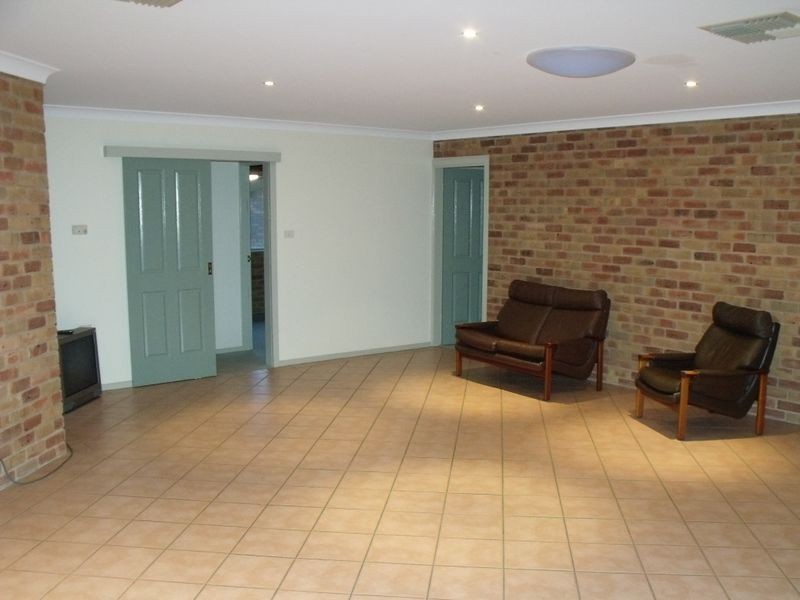 17 Karinya Street, Cowra NSW 2794