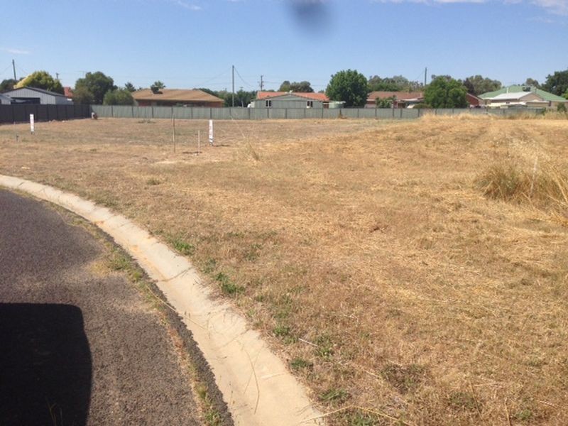 22 Mirage Drive, Cowra NSW 2794