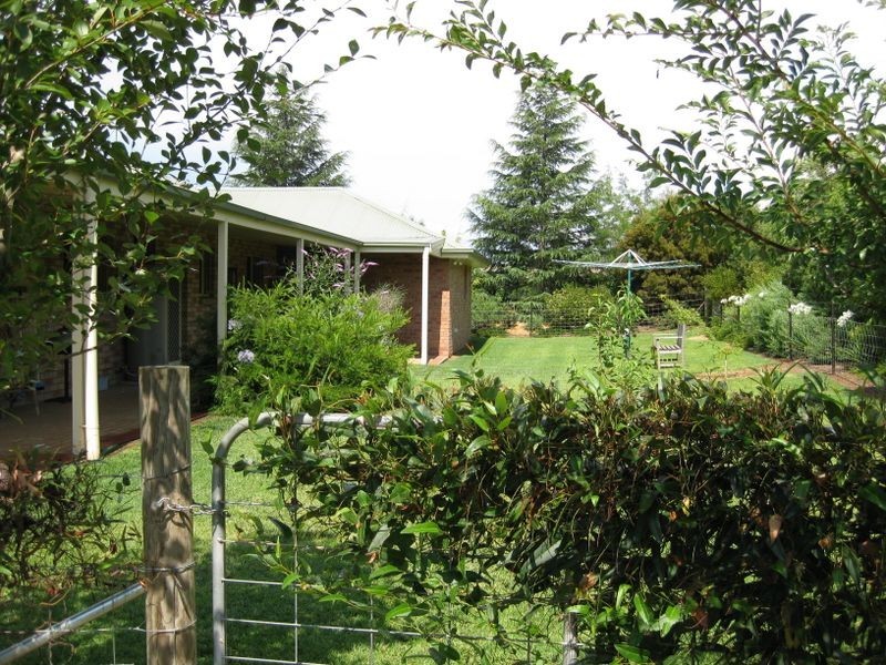 54 Badgery Road, Cowra NSW 2794
