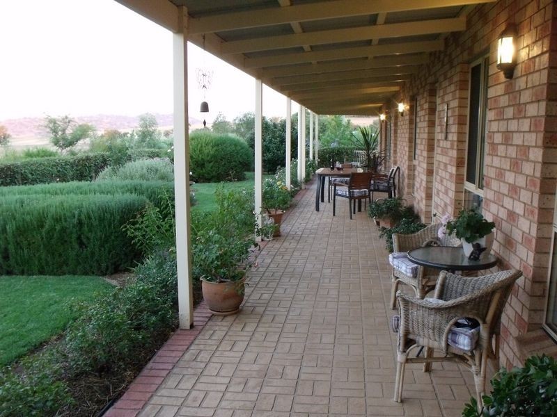 54 Badgery Road, Cowra NSW 2794