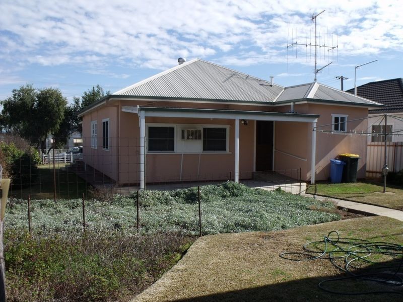49 Redfern Street, Cowra NSW 2794