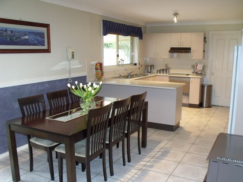 4 Grevillea Close, Cowra NSW 2794