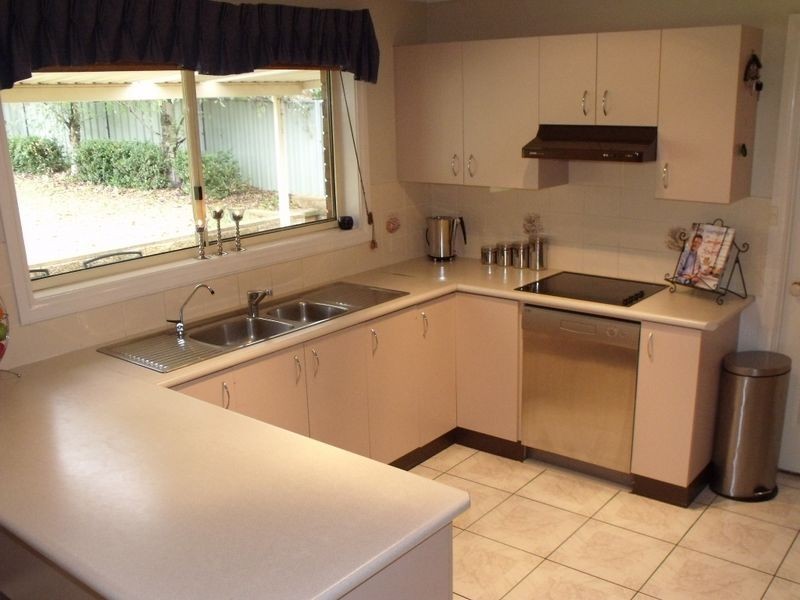 4 Grevillea Close, Cowra NSW 2794