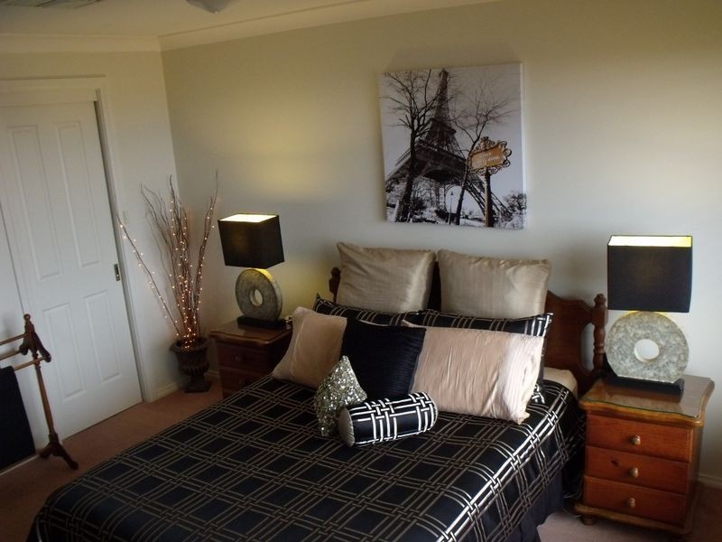 4 Grevillea Close, Cowra NSW 2794