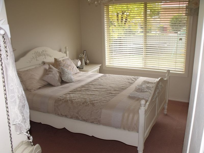 4 Grevillea Close, Cowra NSW 2794