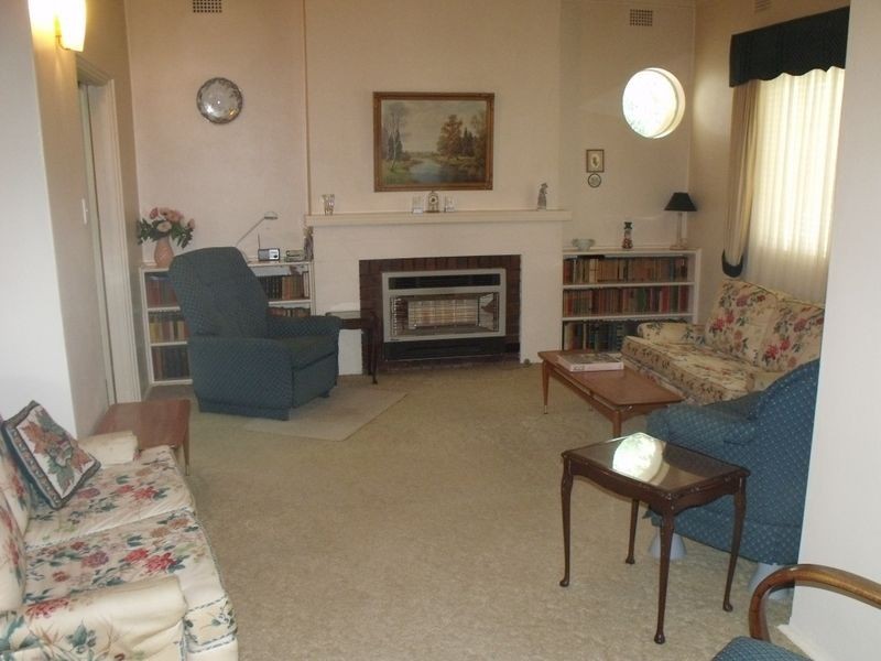 16 Lachlan Street, Cowra NSW 2794