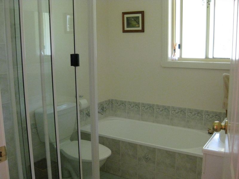 54 Badgery Road, Cowra NSW 2794
