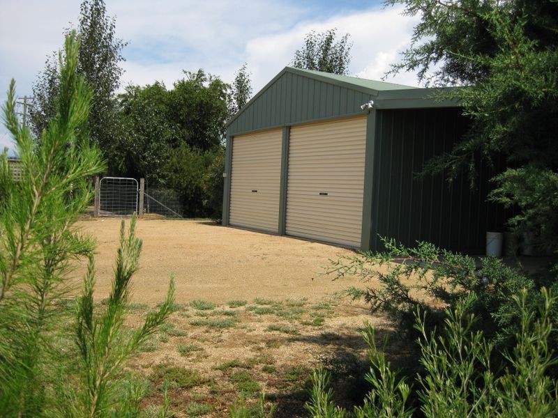 54 Badgery Road, Cowra NSW 2794