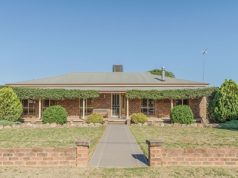 6 Stewart Street, Cowra NSW 2794