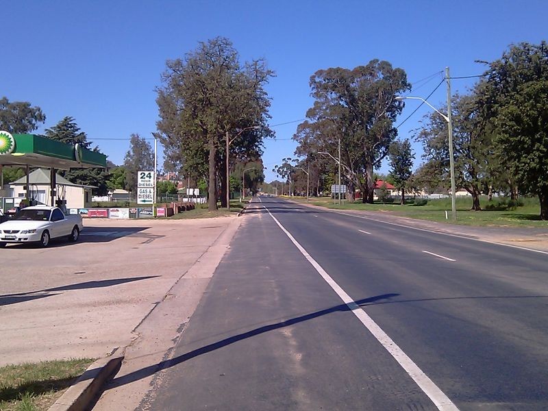 13 Grenfell Road, Cowra NSW 2794