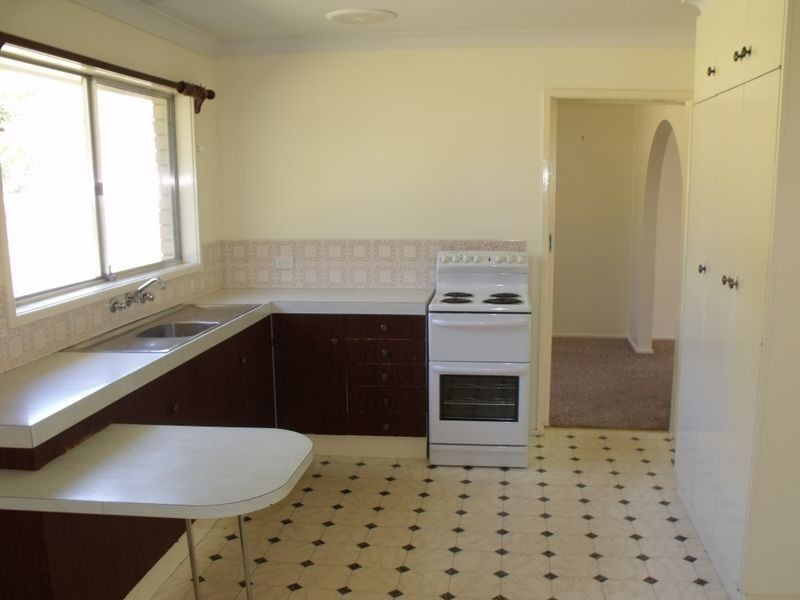 29 Hanna Street, Cowra NSW 2794