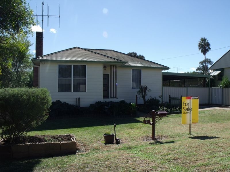 4 Sheahan Street, Cowra NSW 2794