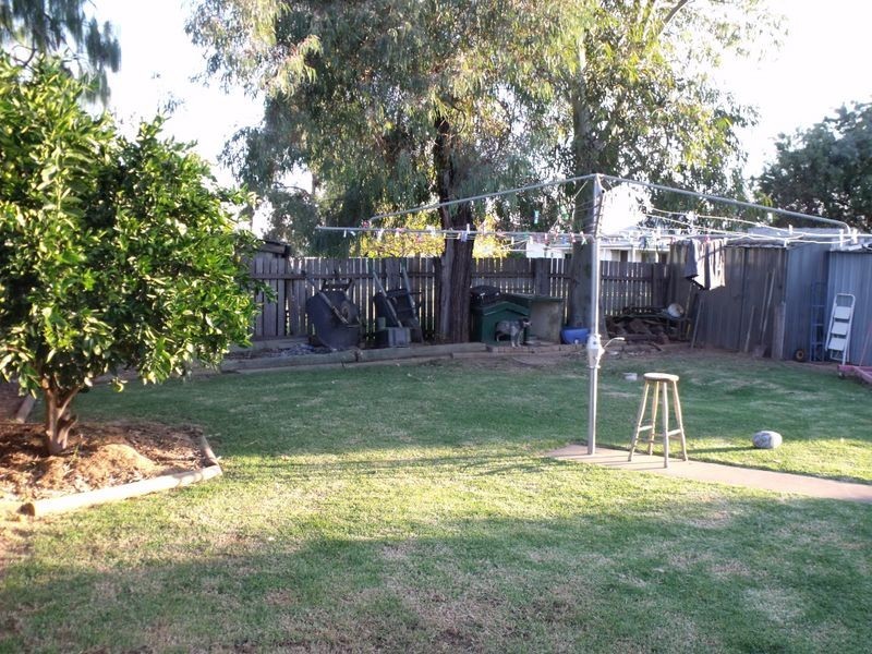 11 Logan Street, Cowra NSW 2794